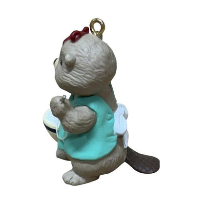 1995 Mom Hallmark Ornament (Teddy Bear) QX5647 Image3