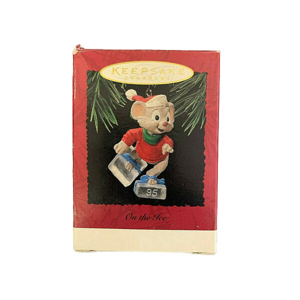 1995 On the Ice Hallmark Ornament (Mouse) QX6047