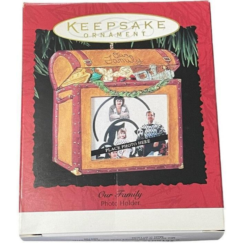 1995 Our Family Hallmark Ornament (Photo Holder) QX5709
