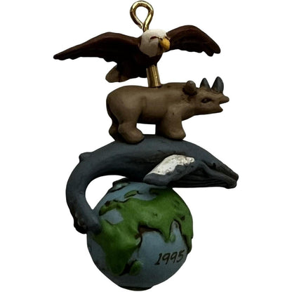 1995 Precious Creations Hallmark Ornament (Animal) QXM4077