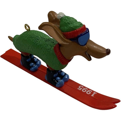 1995 Ski Hound Hallmark Ornament (Animal) QX5909