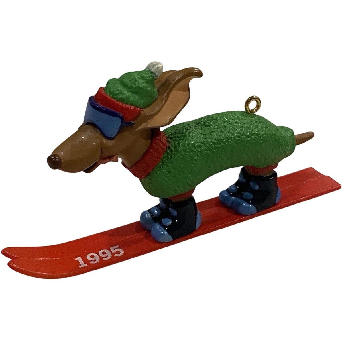 1995 Ski Hound Hallmark Ornament (Animal) QX5909