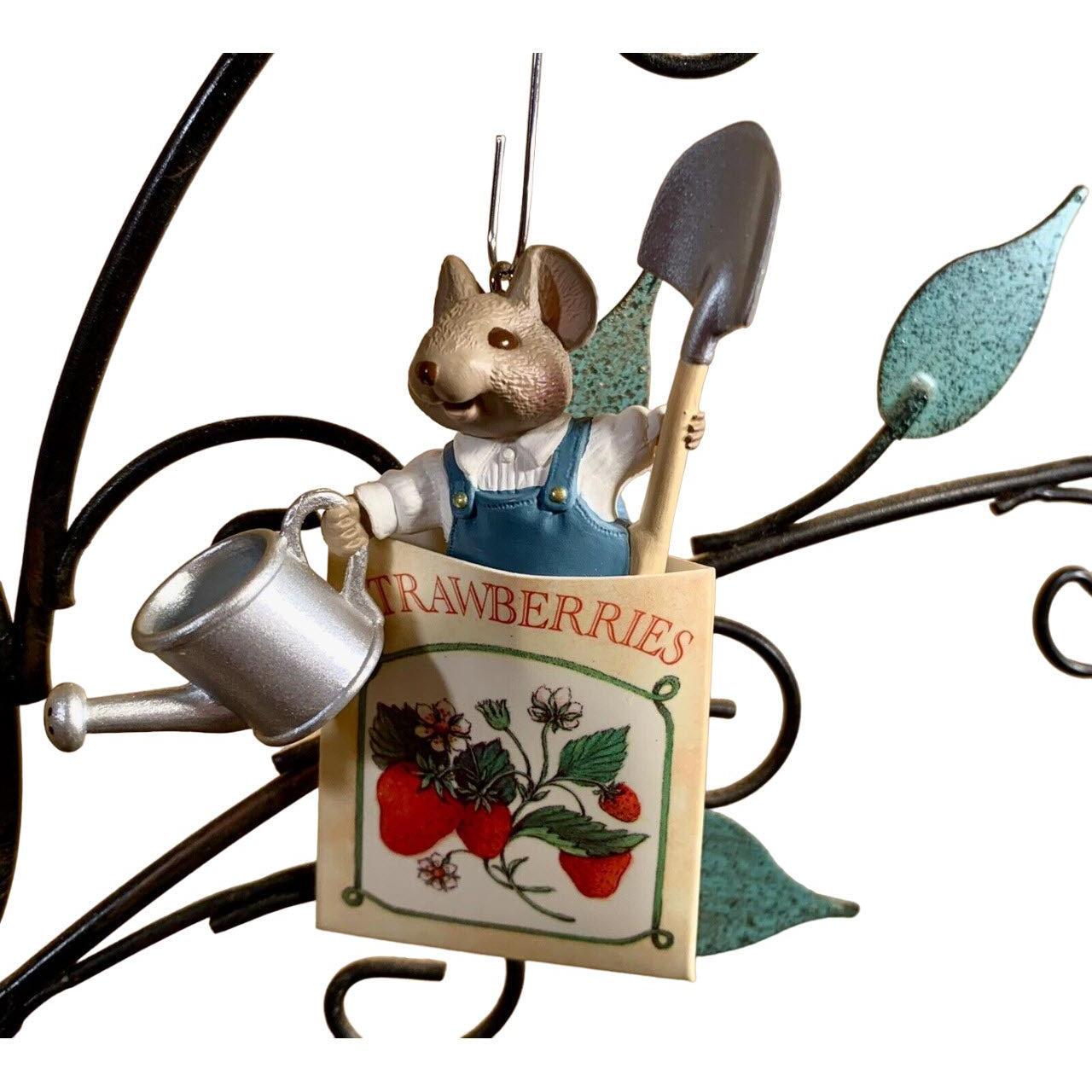 1995 Strawberry Patch Hallmark Ornament (Easter) QEO8171