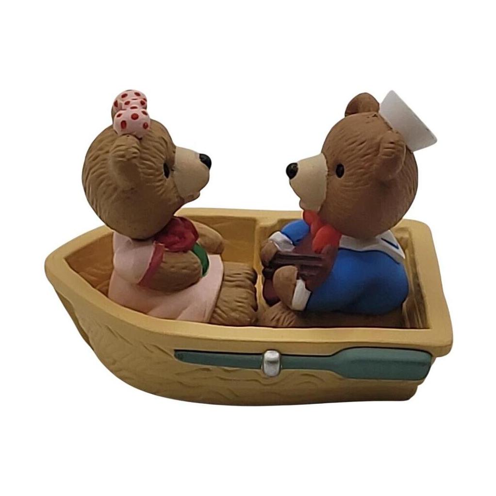 1995 Sweetheart Cruise Hallmark Ornament (Teddy Bear) QSM8004 Image4