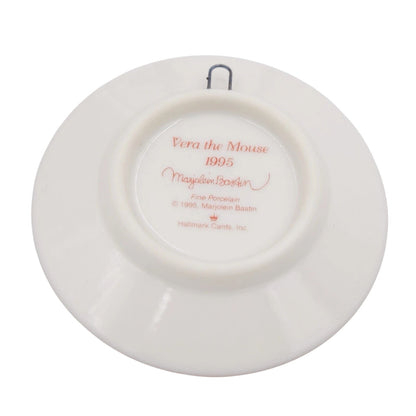 1995 Vera the Mouse Hallmark Ornament (Collector's Plate) QX5537