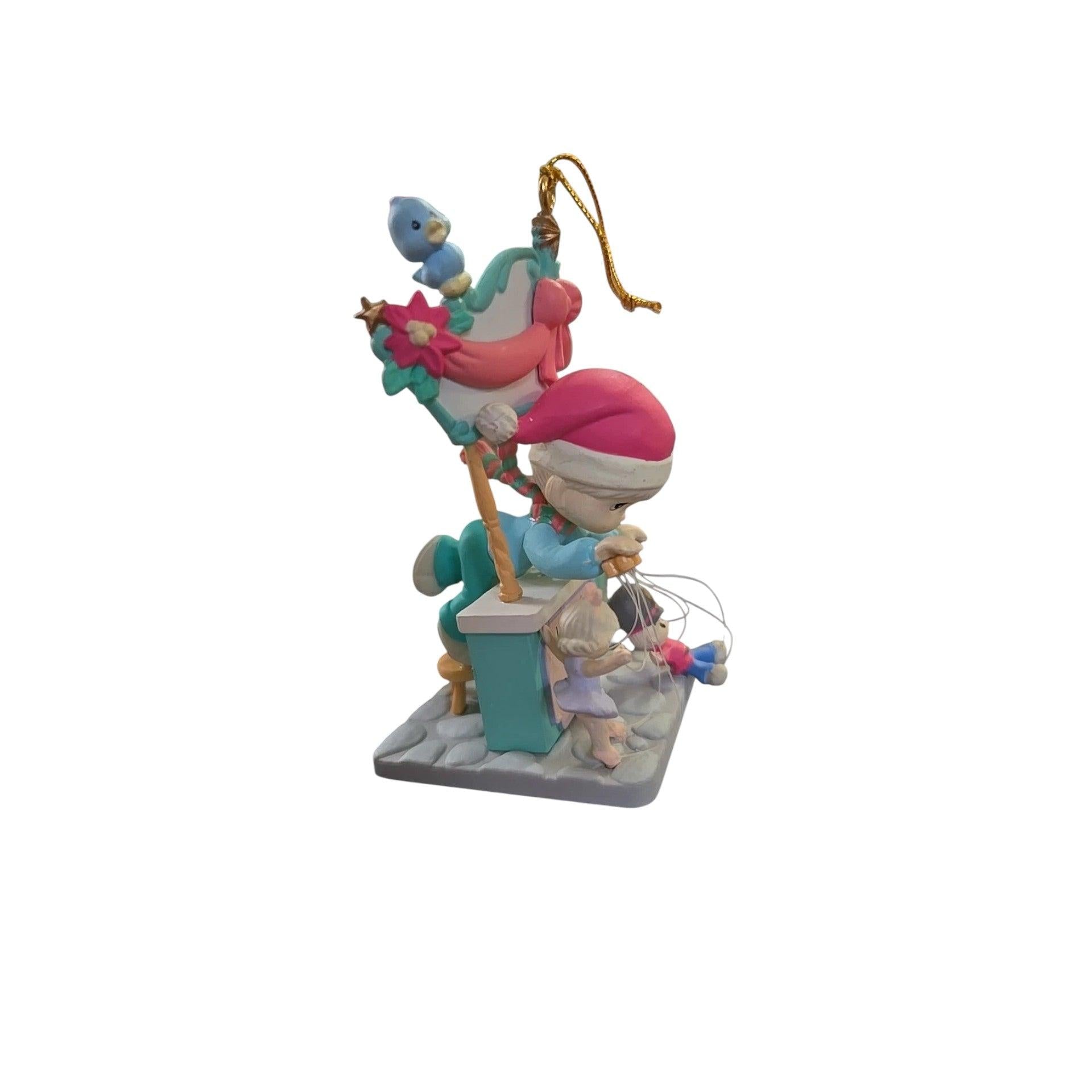 1995 You Pull The Strings to My Heart - Holiday Expressions Enesco Ornament (Precious Moments) 125938 Image6