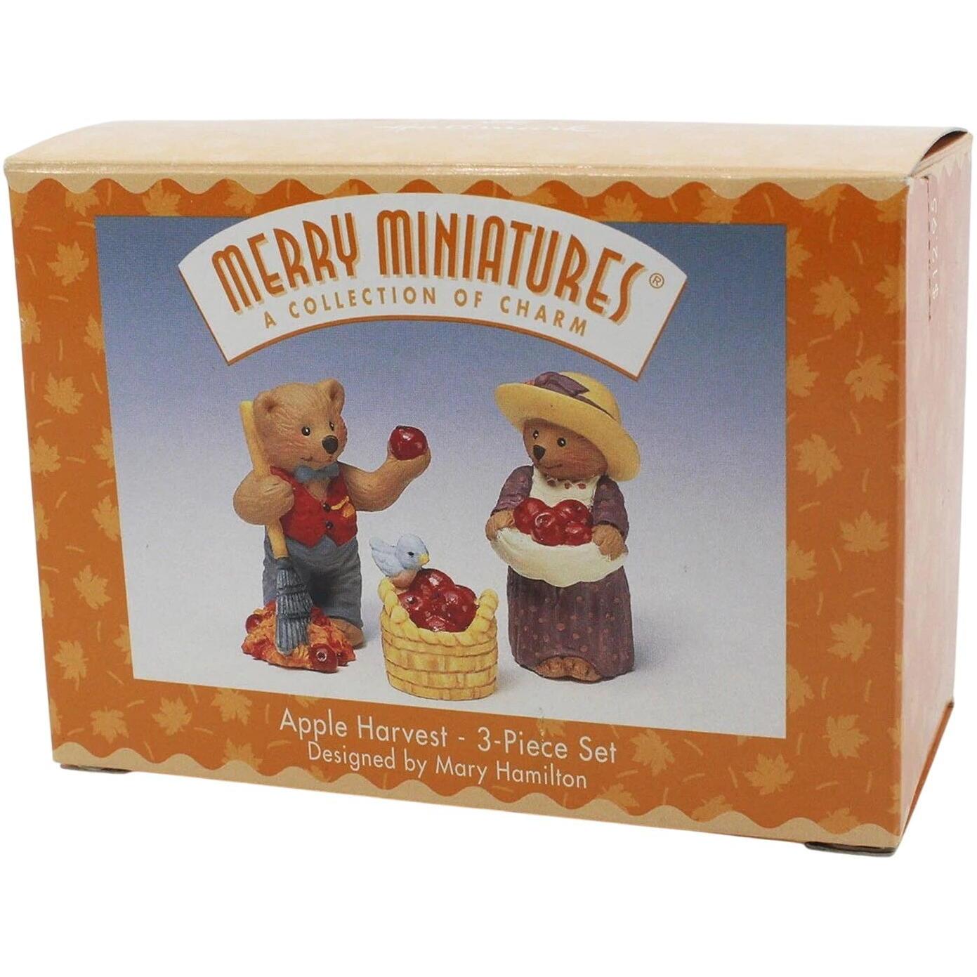 1996 Apple Harvest Hallmark Ornament (Teddy Bear) QFM8585