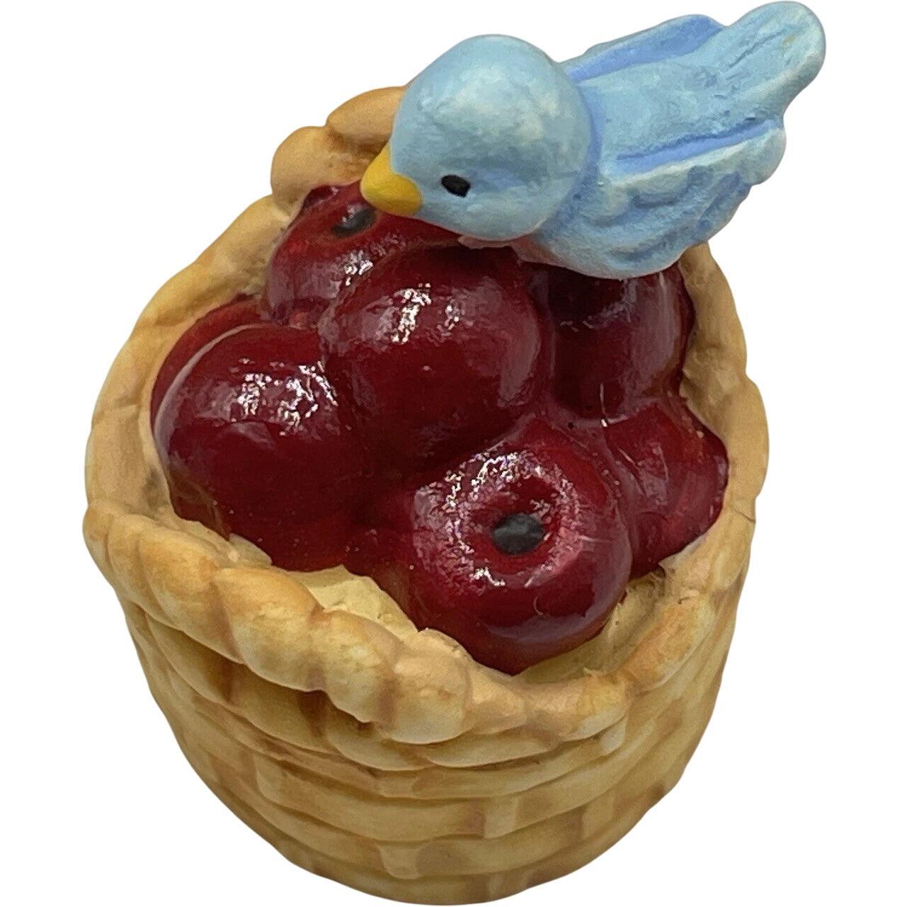 1996 Apple Harvest Hallmark Ornament (Teddy Bear) QFM8585