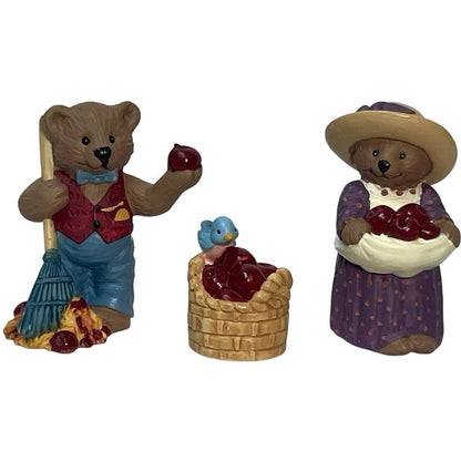 1996 Apple Harvest Hallmark Ornament (Teddy Bear) QFM8585