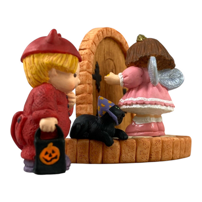 1996 Bashful Visitors (Halloween)