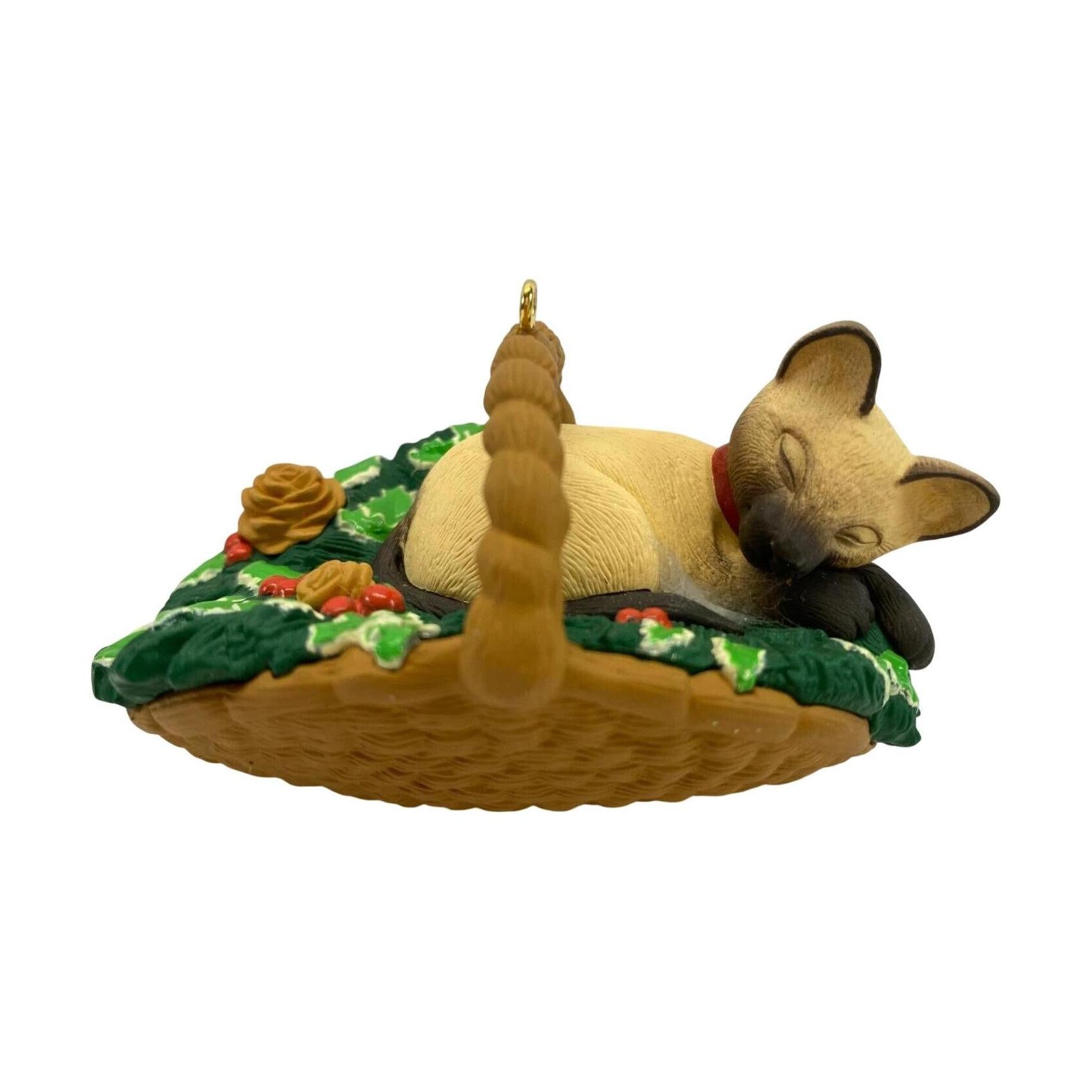 1996 Cat in a Basket Hallmark Ornament (Cat Naps) QX5641 Image1