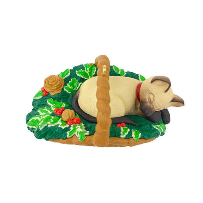1996 Cat in a Basket Hallmark Ornament (Cat Naps) QX5641
