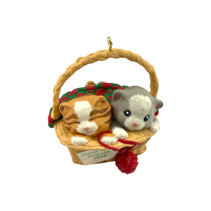 1996 Close-Knit Friends Hallmark Ornament (Friendship) QX5874 Image3