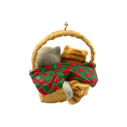 1996 Close-Knit Friends Hallmark Ornament (Friendship) QX5874 Image4