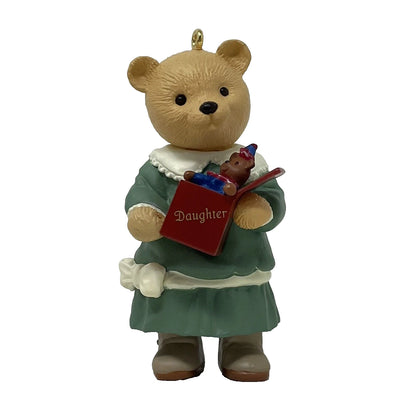 1996 Daughter Hallmark Ornament (Family) QX6077 Image1