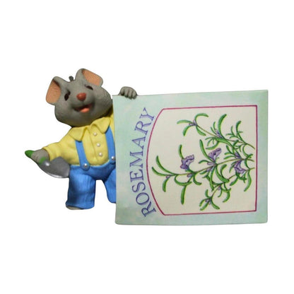 1996 Digging In Hallmark Ornament (Mouse) QEO8712 Image1