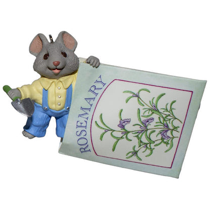 1996 Digging In Hallmark Ornament (Mouse) QEO8712