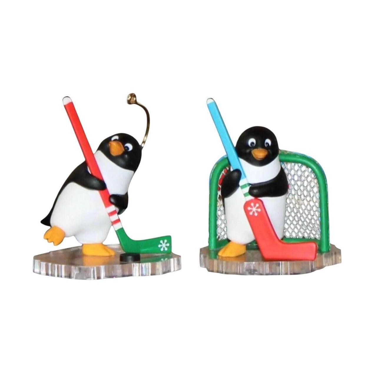 1996 Goial Line Glory Hallmark Ornament (Penguin) QX6001 Image1
