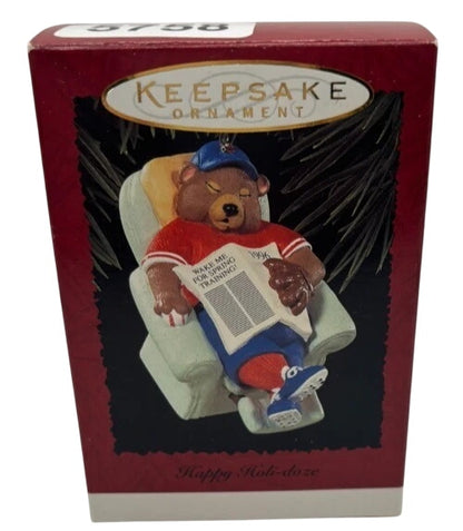 1996 Happy Holi-doze Hallmark Ornament (Teddy Bear) QX5904 Image2