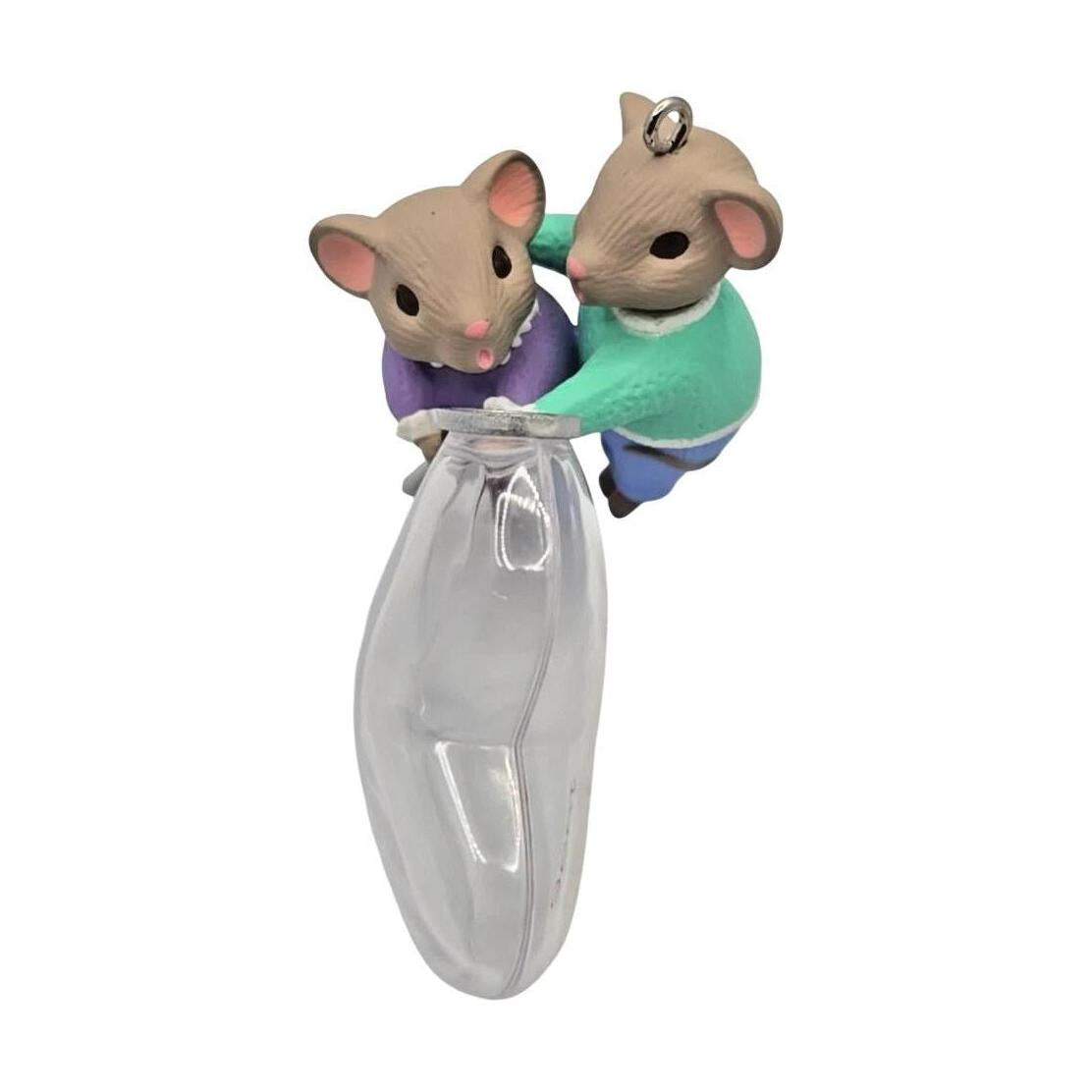 1996 Hearts Full of Love Hallmark Ornament (Mouse) QX5814 Image5