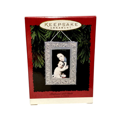 1996 Madonna and Child Hallmark Ornament (Fine Art Masterpiece) QX6324 Image2
