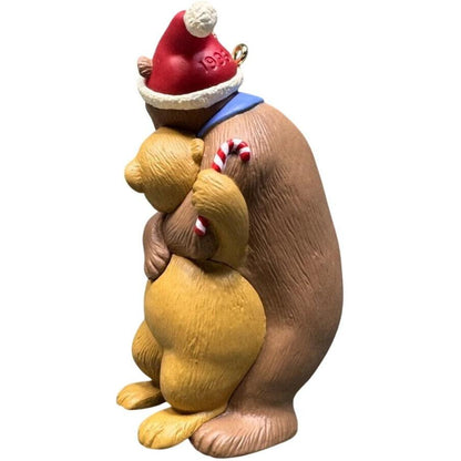 1996 Mom and Dad Hallmark Ornament (Family) QX5821