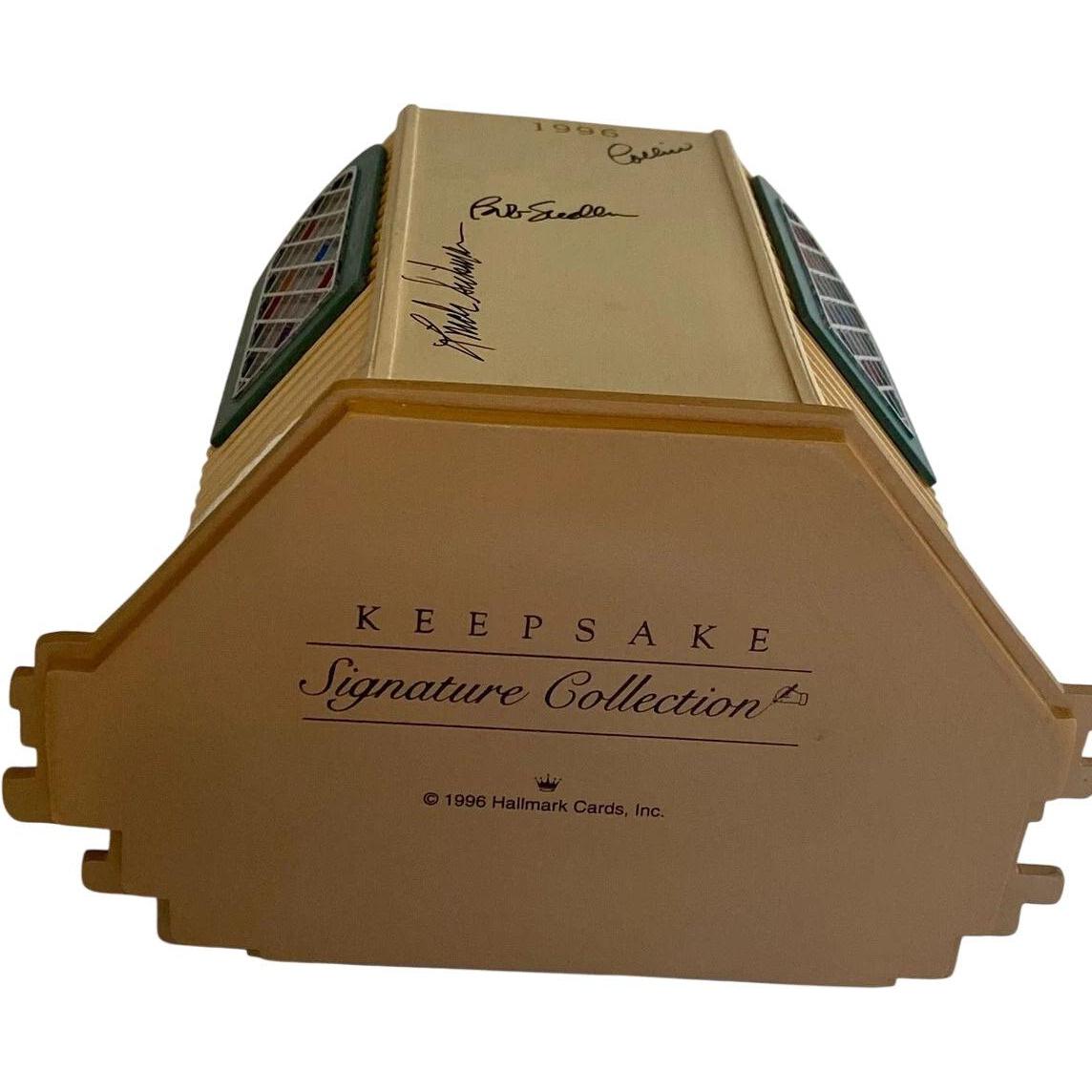 1996 Santa's Toy Shop Hallmark Ornament (Toymaker Santa) QXC4201