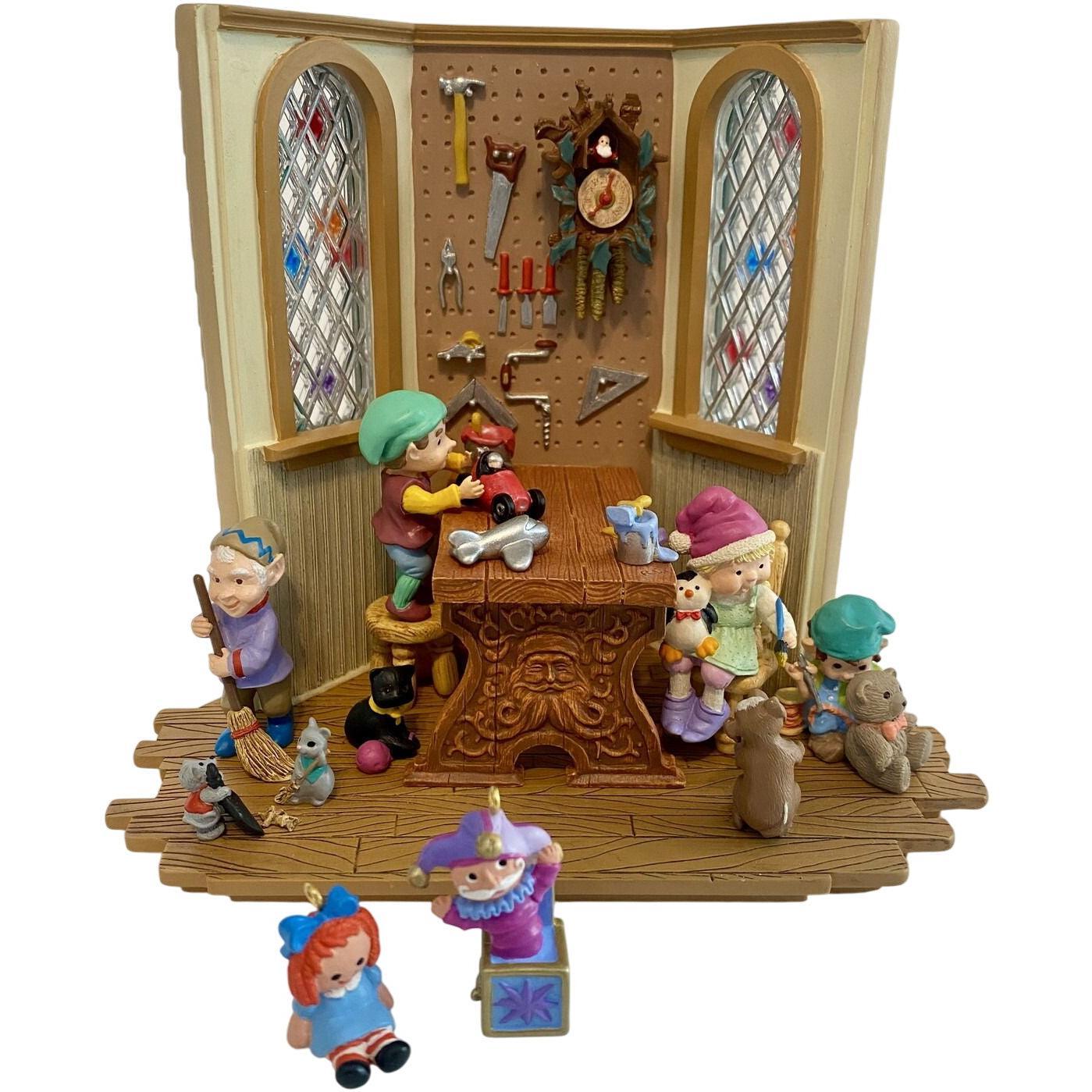 1996 Santa's Toy Shop Hallmark Ornament (Toymaker Santa) QXC4201