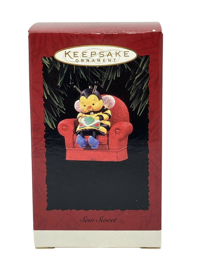 1996 Sew Sweet Hallmark Ornament (Bee) QX5921