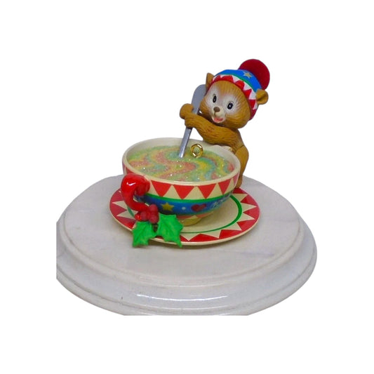 1996 Stirring Up Some Christmas Magic Carlton Cards Ornaments (Kitchen) CXOR-500T Image1