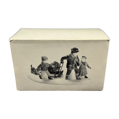 1996 The Family Tree – Heritage Village Collection Department 56 Item #58895 Image7