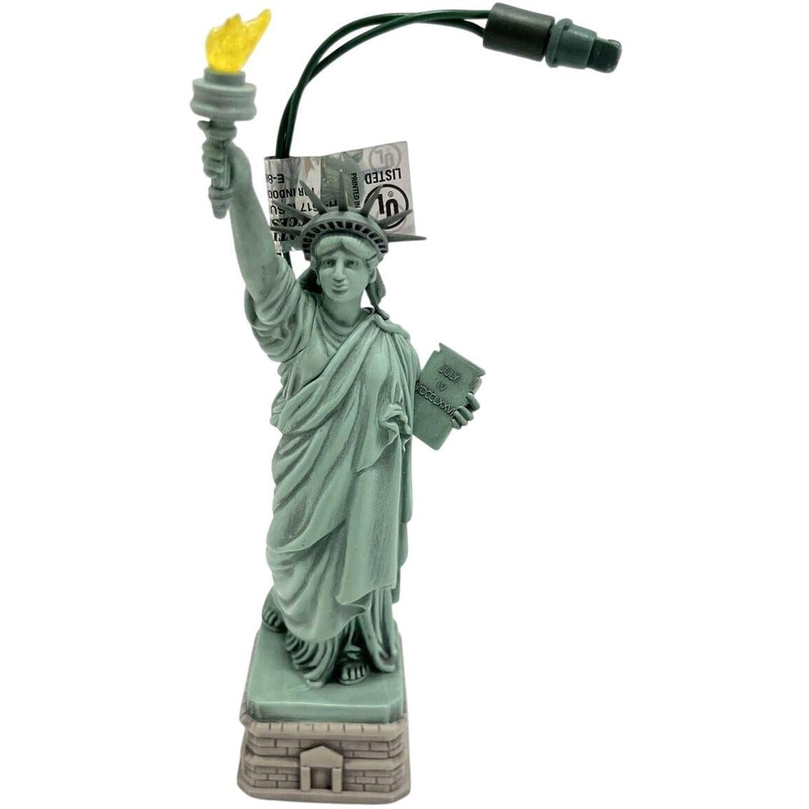 1996 The Statue of Liberty Hallmark Ornament (City and State) QLX7421