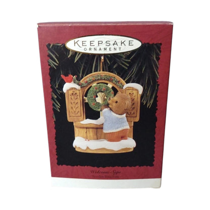 1996 Welcome Sign Hallmark Ornament (Tender Touches) QX6331 Image2