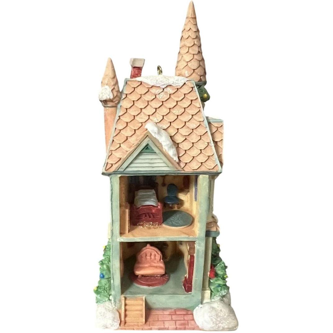 1997 Christmas Town Inn (Buildings & Houses)