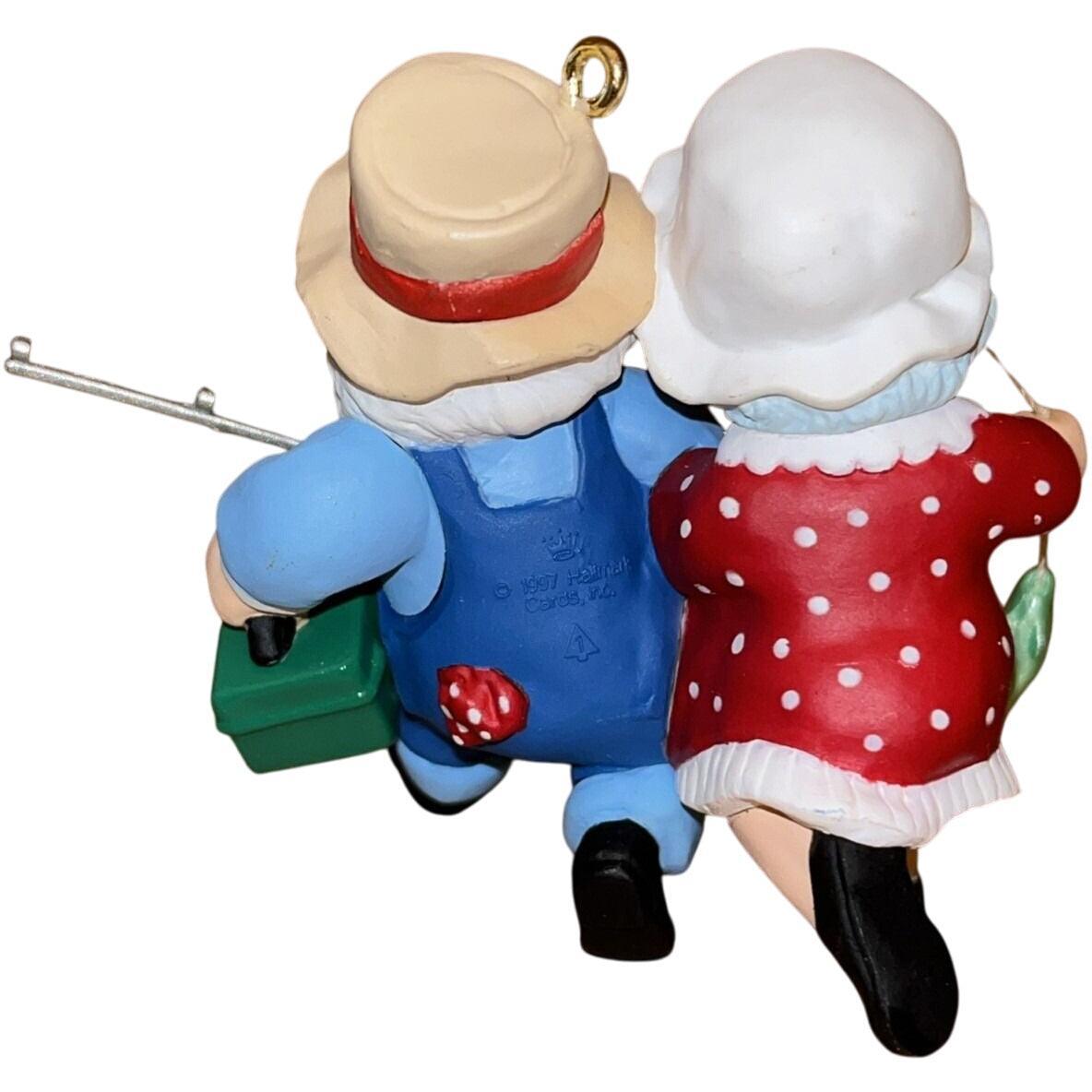 1997 Fishing Hallmark Ornament (The Clauses on Vacation) QX6112