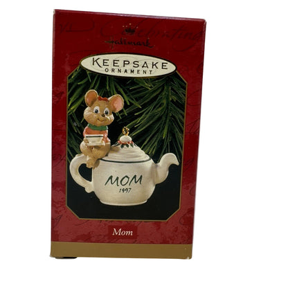 1997 Mom Hallmark Ornament (Family) QX6525