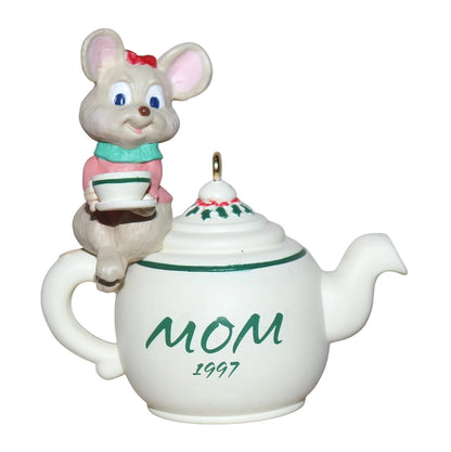 1997 Mom Hallmark Ornament (Family) QX6525
