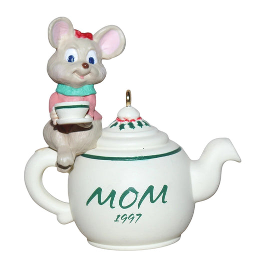 1997 Mom Hallmark Ornament (Family) QX6525