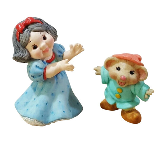 1997 Snow White and Dancing Dwarf Hallmark Ornament (Snow White) QFM8535