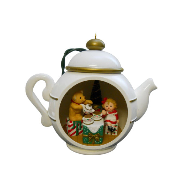 1997 Teapot Party Hallmark Ornament (Teapot) QLX7482