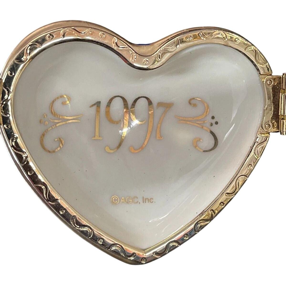 1997 Treasured Keepsake (Heart)