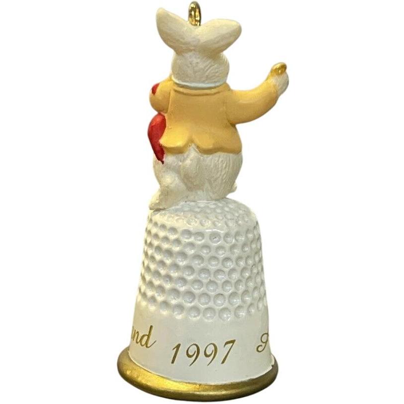 1997 Alice in Wonderland Hallmark Ornament (Alice in Wonderland) QXM4142