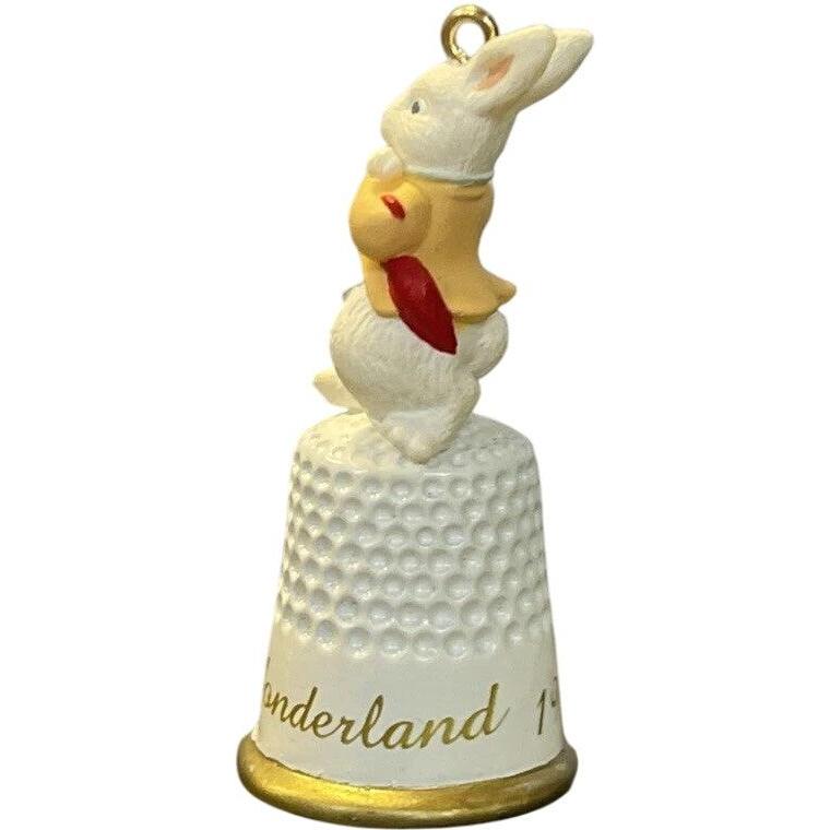 1997 Alice in Wonderland Hallmark Ornament (Alice in Wonderland) QXM4142