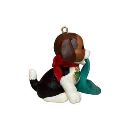 1997 Brown and White Spotted Puppy Hallmark Ornament (Puppy Love) QX6222 Image4