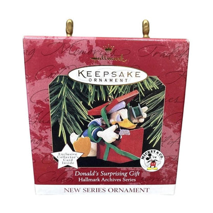 1997 Donald's Surprising Gift Hallmark Ornament (Disney) QXD4025 Image2