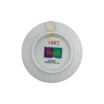 1997 Gift of Friendship - Winnie the Pooh Plate Hallmark Ornament (Winnie the Pooh) QXE6835 Image3