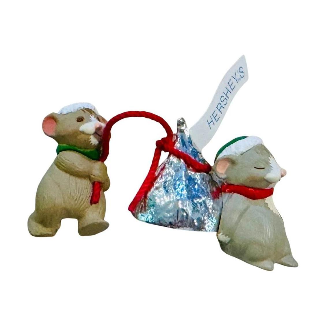 1997 Hershey's 2-Piece Set Hallmark Ornament (Hershey's) QFM8625 Image4