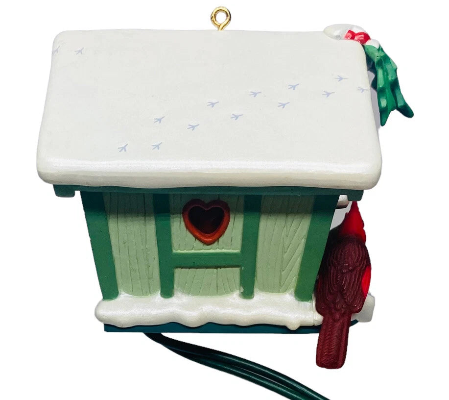 1997 Holiday Serenade Hallmark Ornament (Bird) QLX7485
