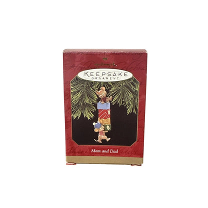 1997 Mom and Dad Hallmark Ornament (Family) QX6522 Image2