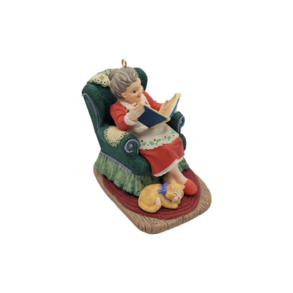 1997 Mrs. Claus's Story Hallmark Ornament (Mrs. Claus) QXC4197 Image1